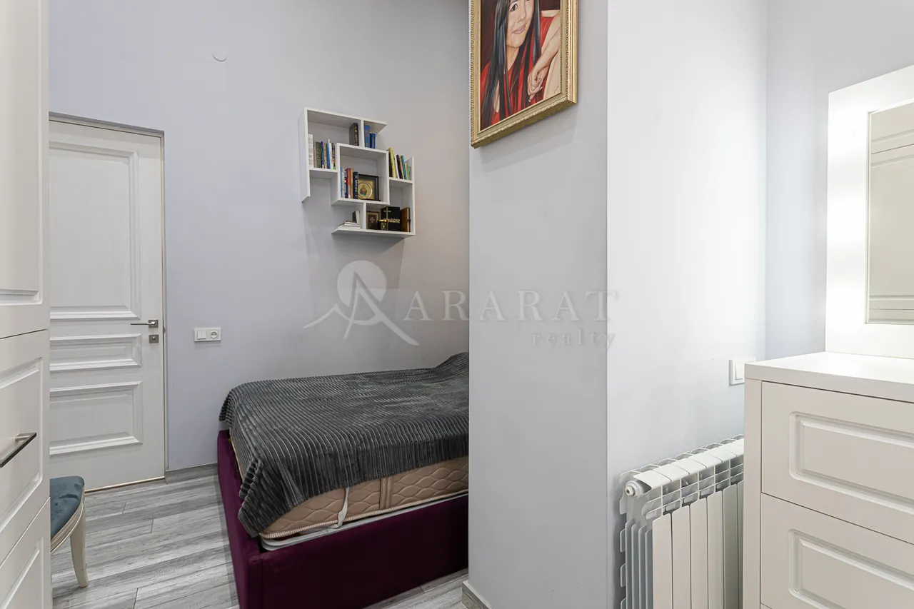 4 bedroom apartment for sale خیابان آدونس, عربگیر ایروان, 159645