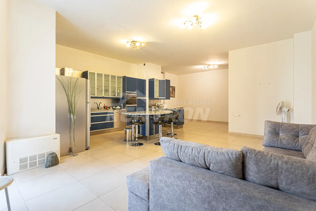 Купить 3 комнатную квартиру Арам ул, Центр Ереван, 158032