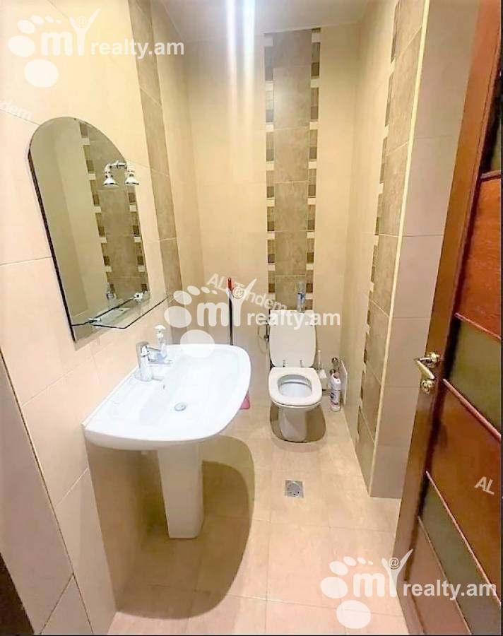 3 bedroom apartment for sale Abovyan St, Center Yerevan, 140584