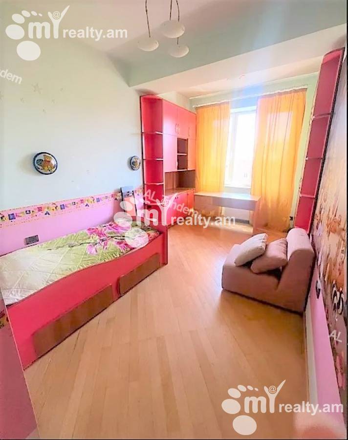 3 bedroom apartment for sale Abovyan St, Center Yerevan, 140584