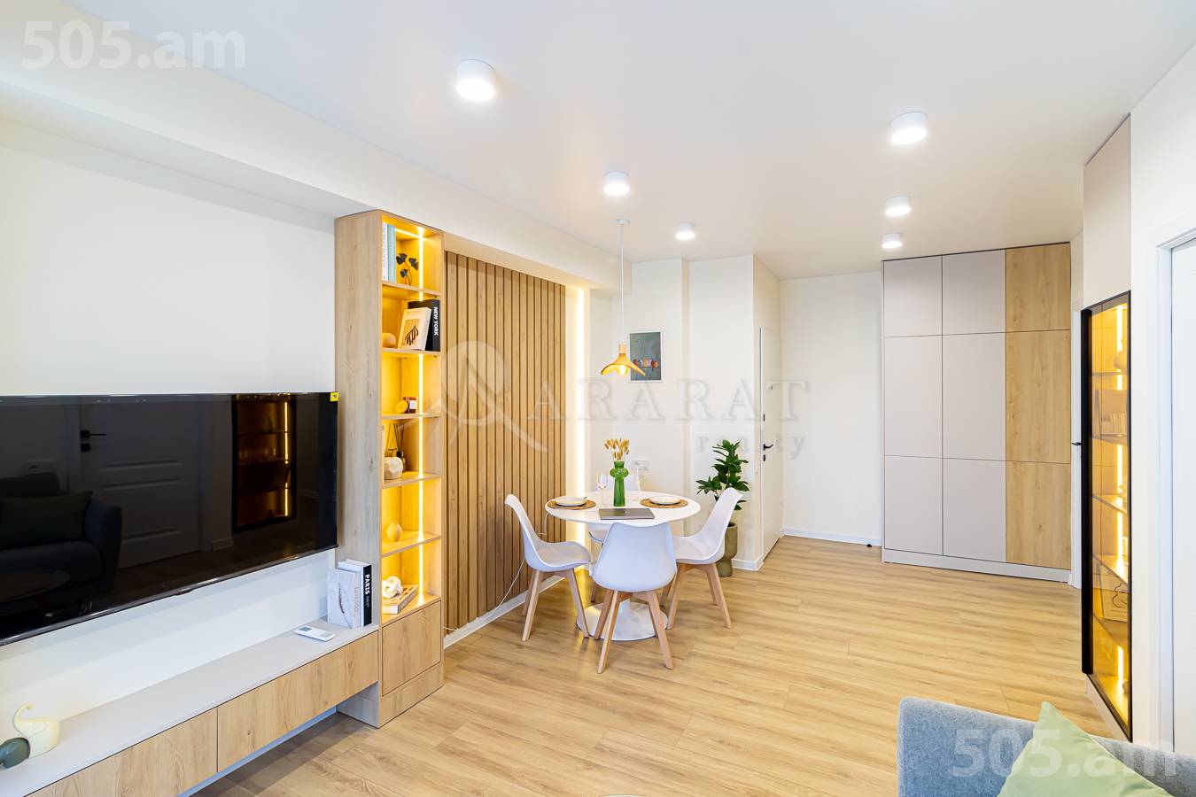 Купить 2 комнатную квартиру Вардананц ул, Центр Ереван, 154731