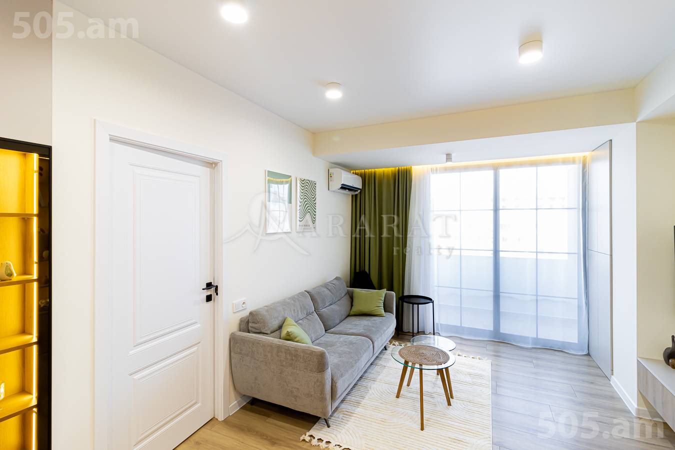 Купить 2 комнатную квартиру Вардананц ул, Центр Ереван, 154731