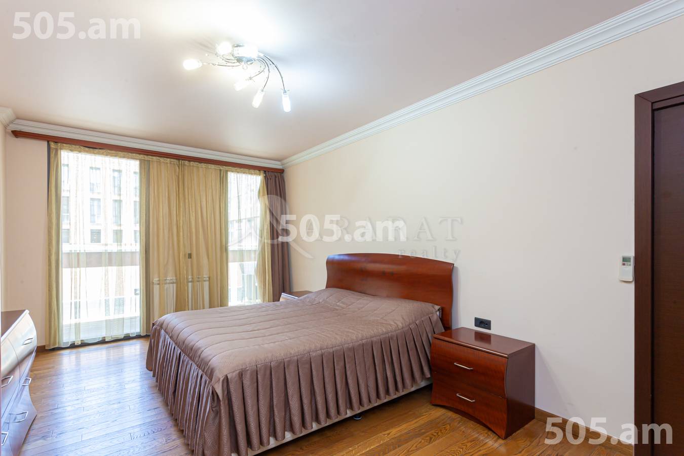 3 bedroom apartment for rent خیابان وازگِن سارگیسیان, مرکز شهر ایروان, 151410