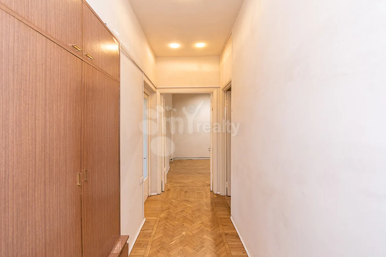 4 bedroom apartment for rent Mashtots Ave, Center Yerevan, 160196