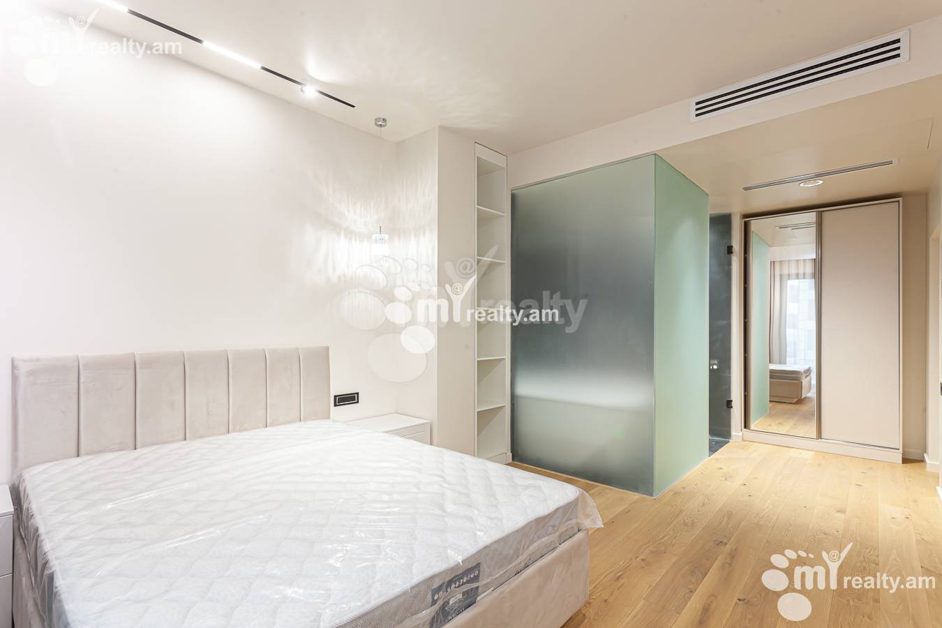 3 սենյականոց բնակարան վարձով Տերյան փող, Կենտրոն Երևան, 156964