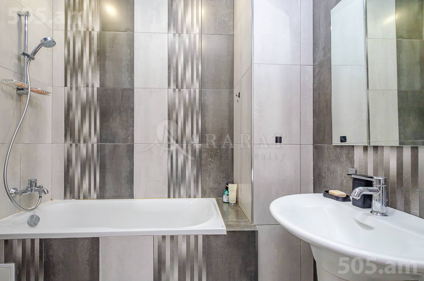 4 սենյականոց բնակարան  Մամիկոնյանց փող, Արաբկիր Երևան, 153216