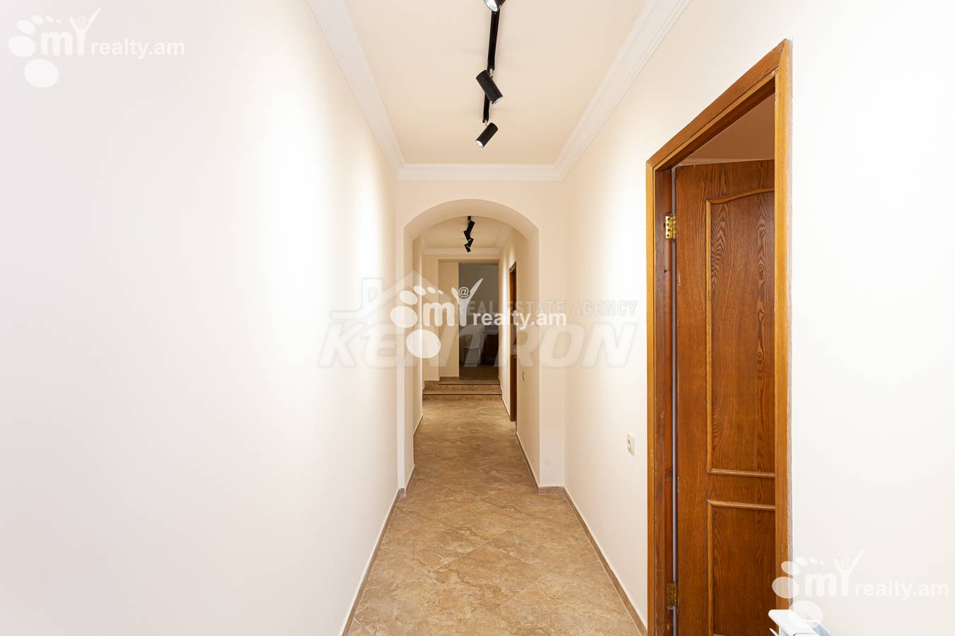 Купить дом Айрик Мурадян улица, Арабкир Ереван, 137027