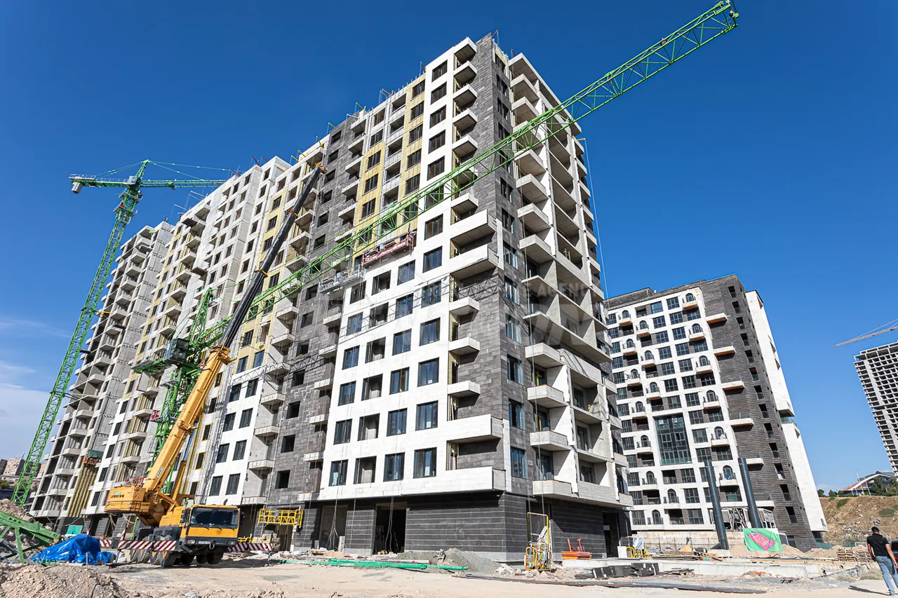 Купить 3 комнатную квартиру Ленинградян ил, Ачапняк Ереван, 157481