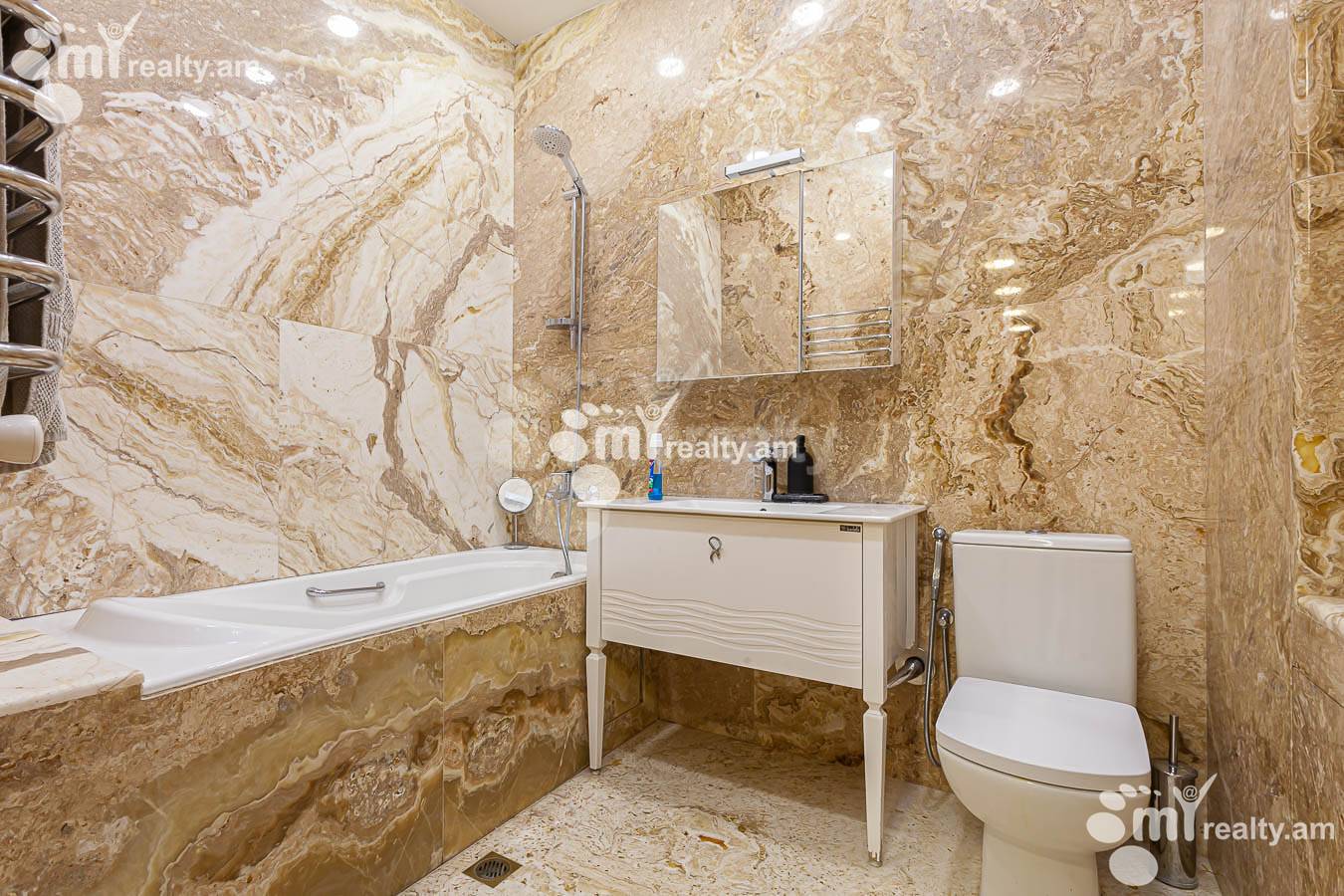 3 bedroom apartment for sale Antarayin St, Center Yerevan, 155932