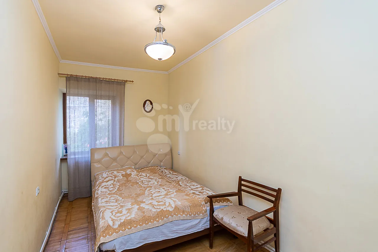 4 bedroom apartment for sale K. Ulnetsi St, Kanaqer-Zeytun Yerevan, 161750