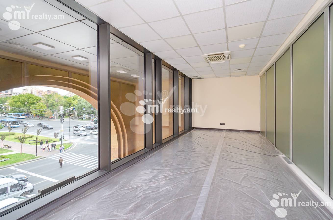 Снять коммерческoе помещение Г.Лусаворич ул, Центр Ереван, 153212