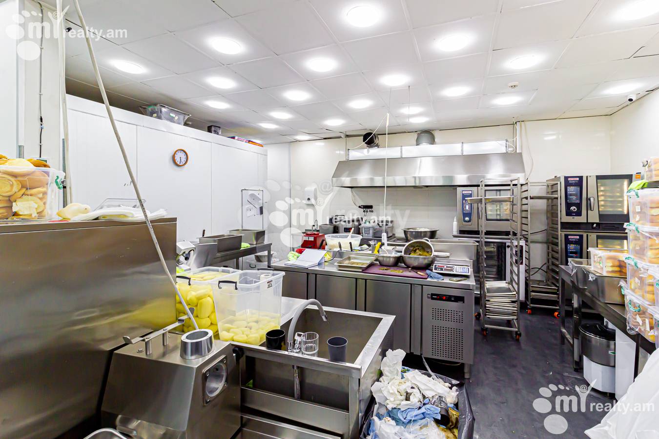 Снять коммерческoе помещение Маштоца пр, Центр Ереван, 152395
