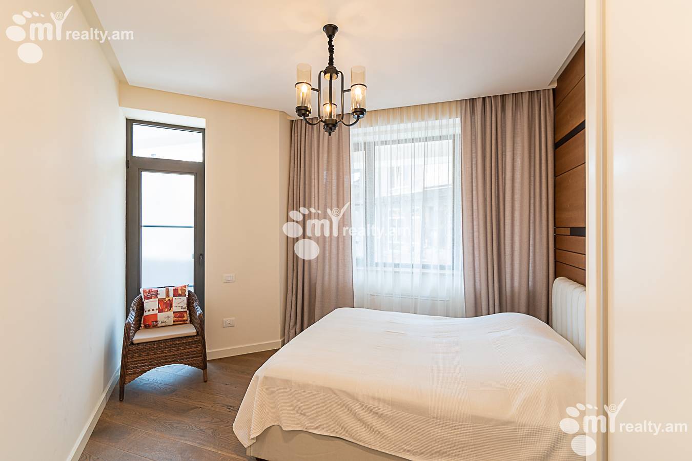 3 bedroom apartment for sale Buzand St, Center Yerevan, 143205