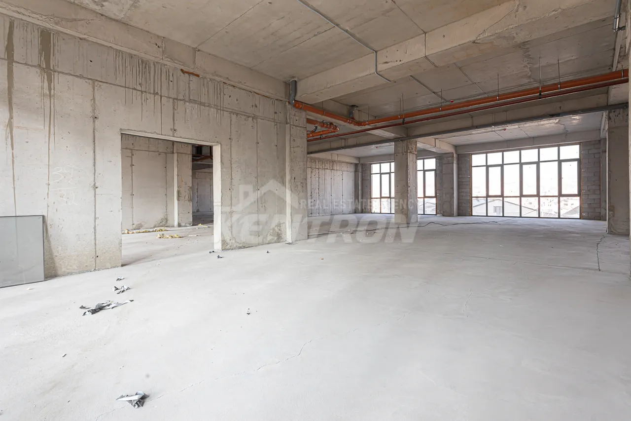 Commercial property for sale Paruyr Sevak  dis. 17 street, Awan Yerevan, 157751