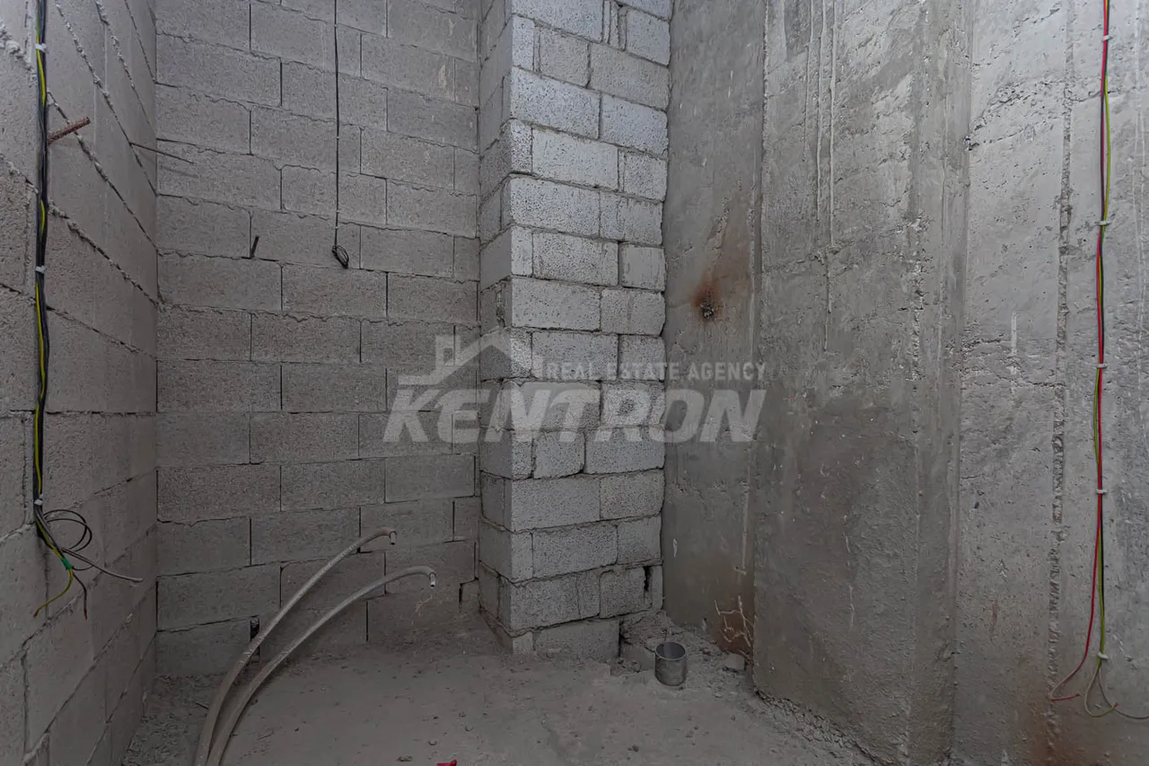 3 սենյականոց բնակարան  Ռոստոմի փող, Կենտրոն Երևան, 157234