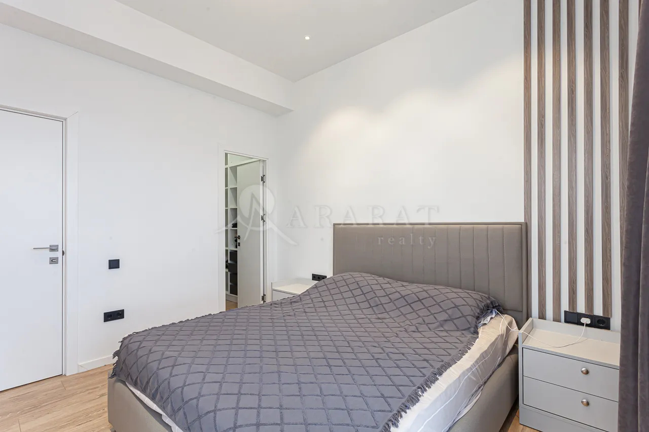 3 bedroom apartment for sale Paronyan St, Center Yerevan, 157375