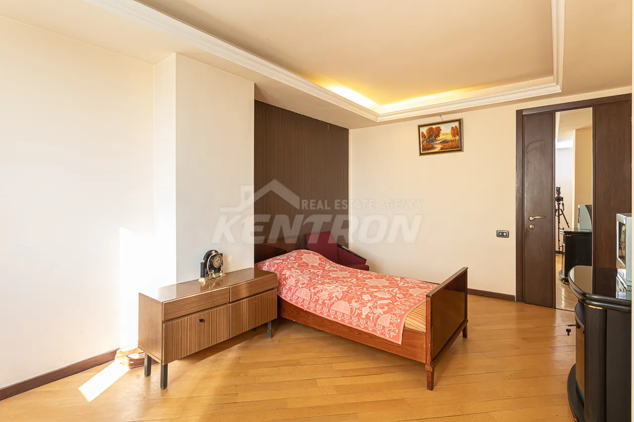 3 bedroom apartment for sale Gyulbenkyan St, Arabkir Yerevan, 157208