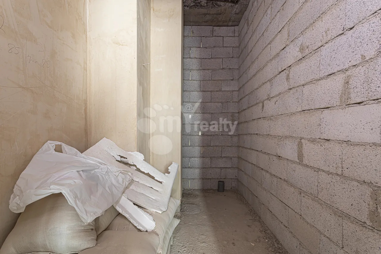 4 bedroom apartment for sale Antarayin, Leonid-Azgaldyan-Straße,, Center Yerevan, 157992