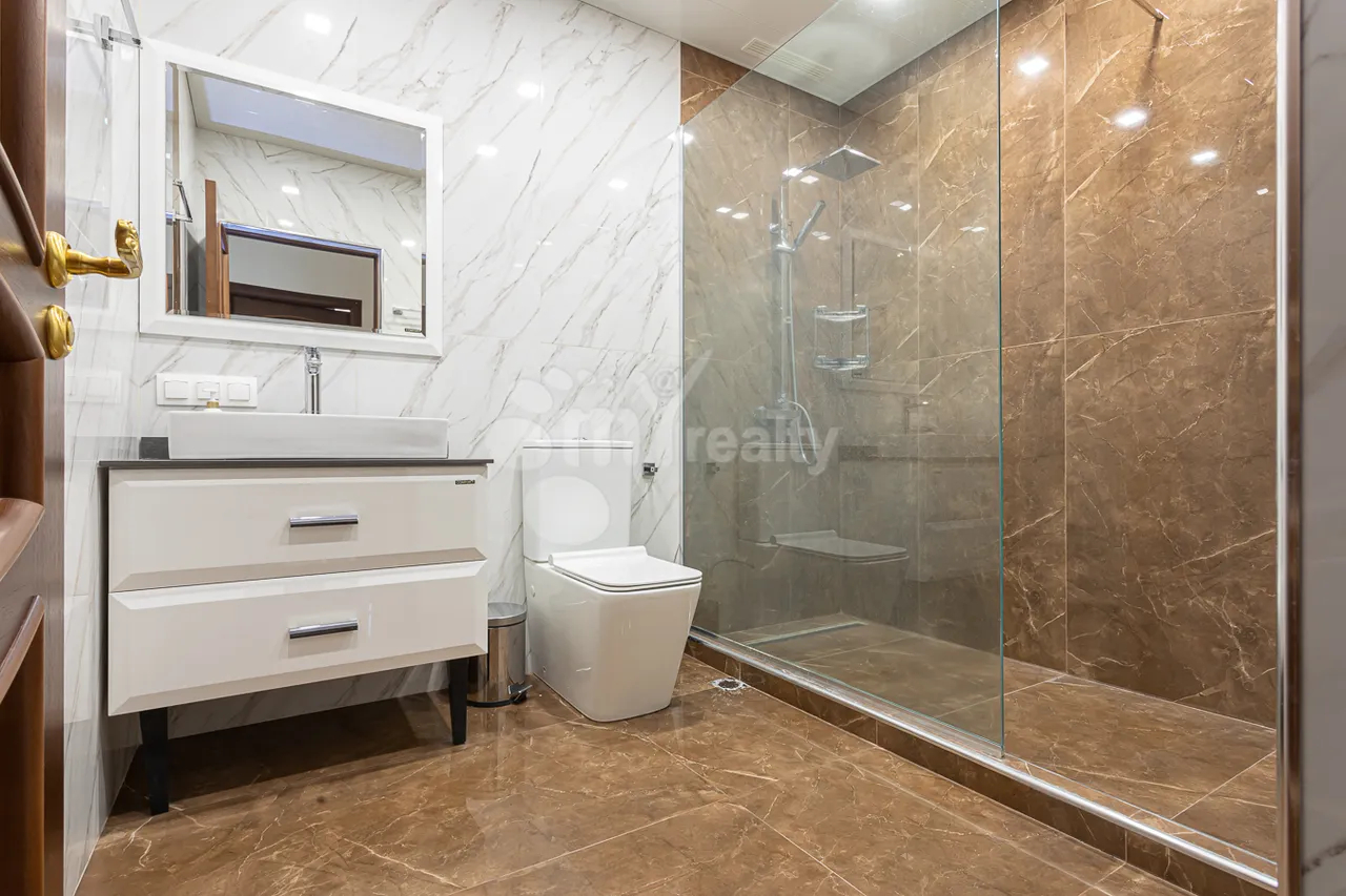 3 bedroom apartment for rent Sayat-Nova Ave, Center Yerevan, 158194