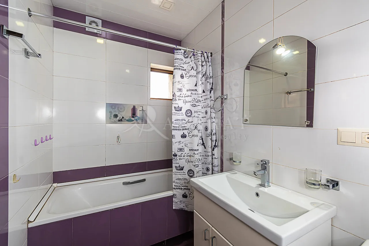 3 bedroom apartment for sale Sevak St, Qanaqer- Sejtun Yerevan, 161976
