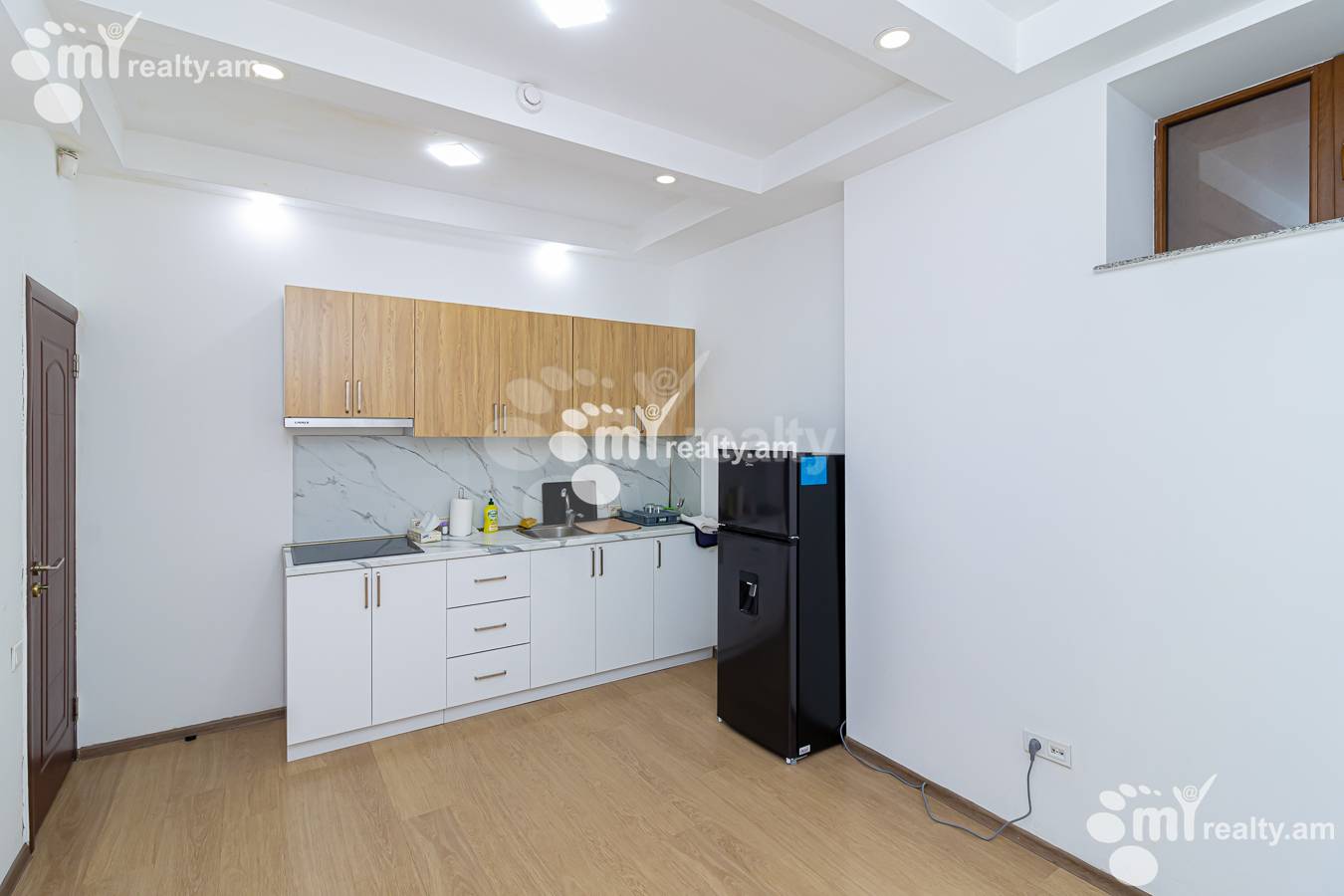 Commercial for sale خیابان هامباردزومیان, عربگیر ایروان, 155322