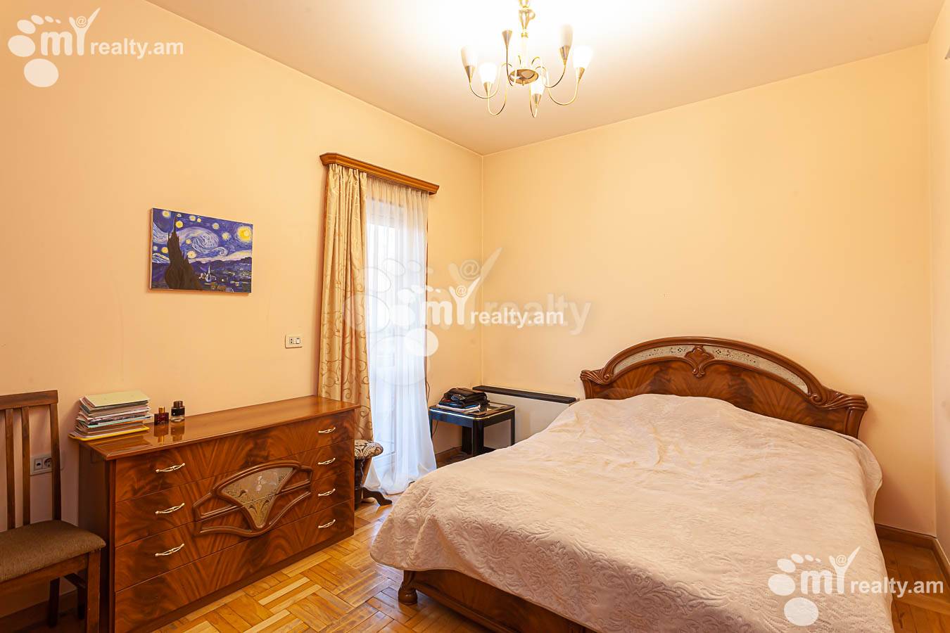 Купить 3 комнатную квартиру Кохбаци ул, Центр Ереван, 154527