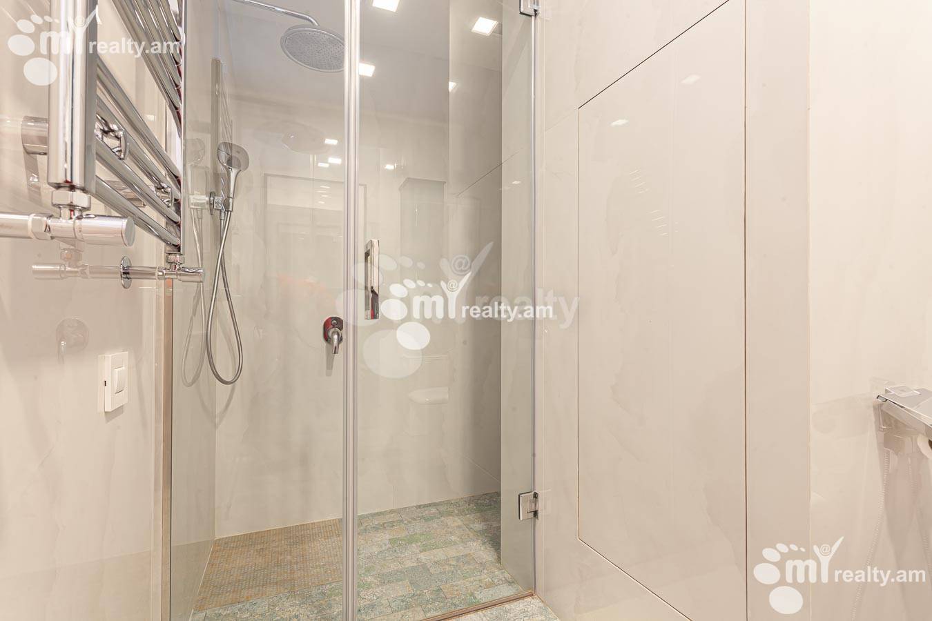 3 սենյականոց բնակարան վարձով Սարյան փող, Կենտրոն Երևան, 155319