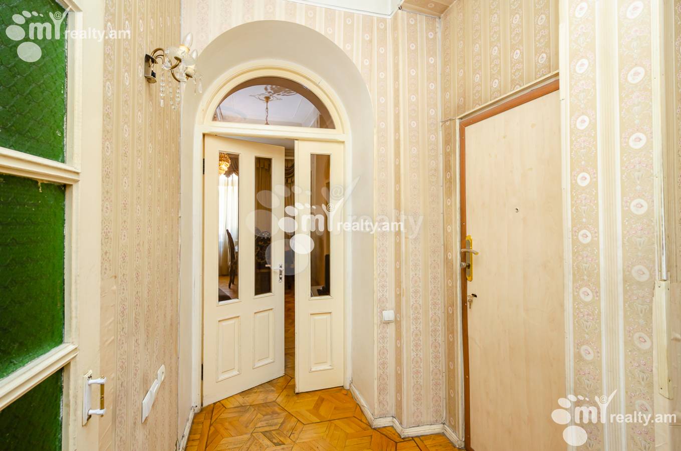 3 սենյականոց բնակարան  Չարենցի փող, Կենտրոն Երևան, 152402