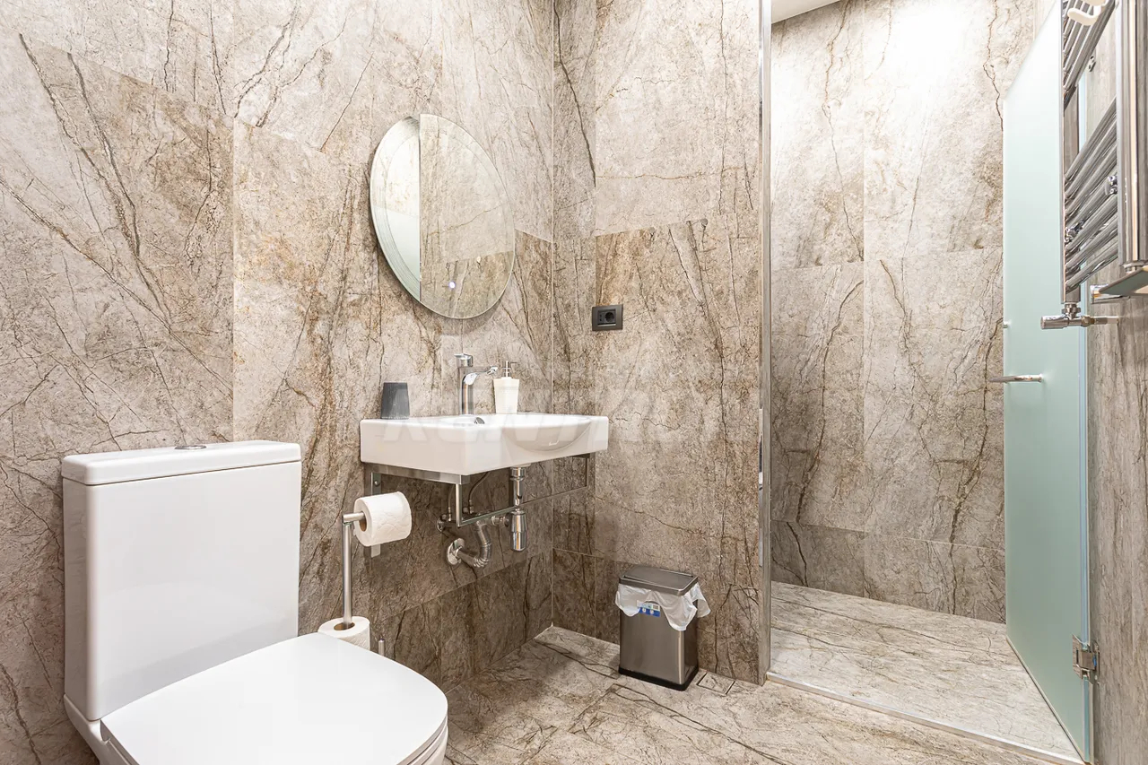 3 սենյականոց բնակարան  Արամի փող, Կենտրոն Երևան, 157225