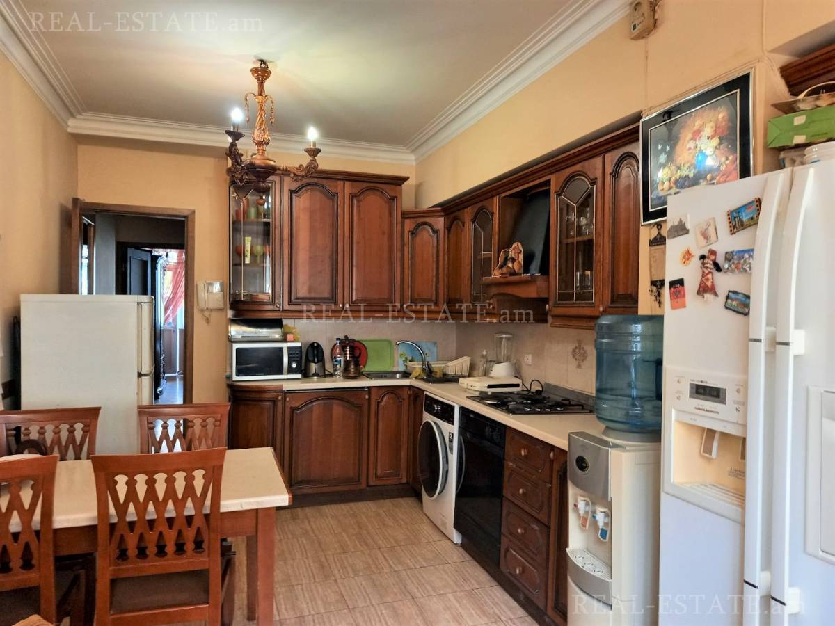 3 bedroom apartment for sale Amiryan St, Center Yerevan, 130315
