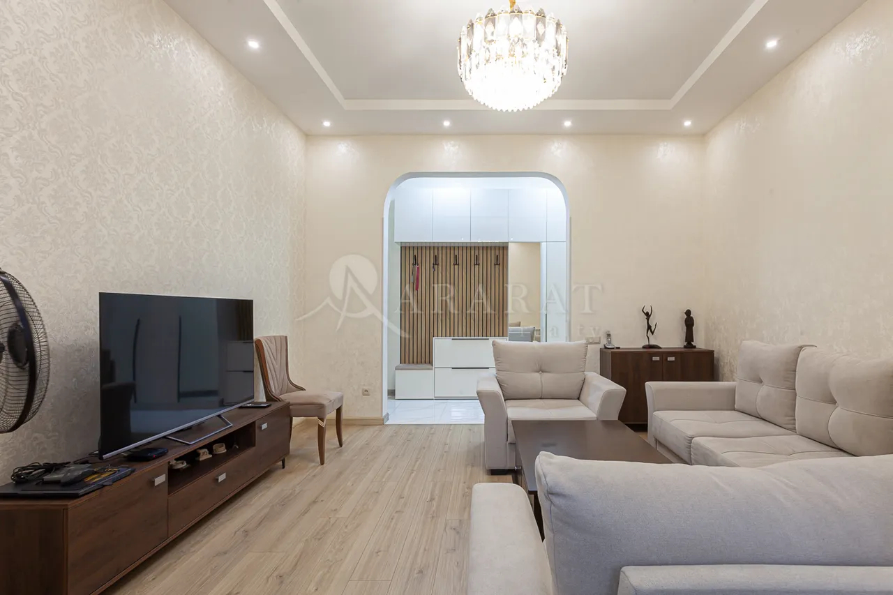 3 bedroom apartment for rent Paronyan St, Center Yerevan, 157955