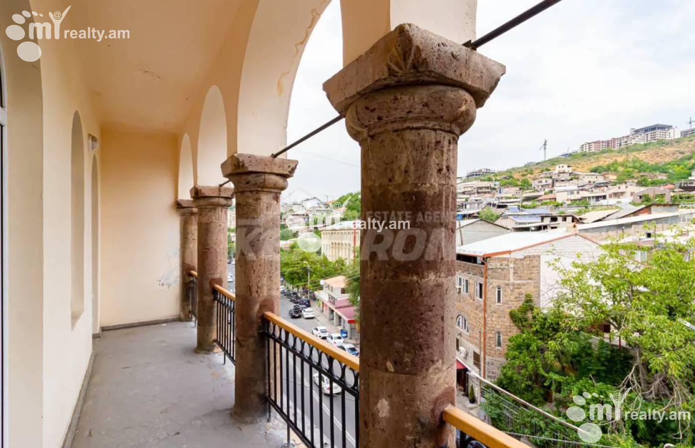 3 սենյականոց բնակարան  Չարենցի փող, Կենտրոն Երևան, 156878