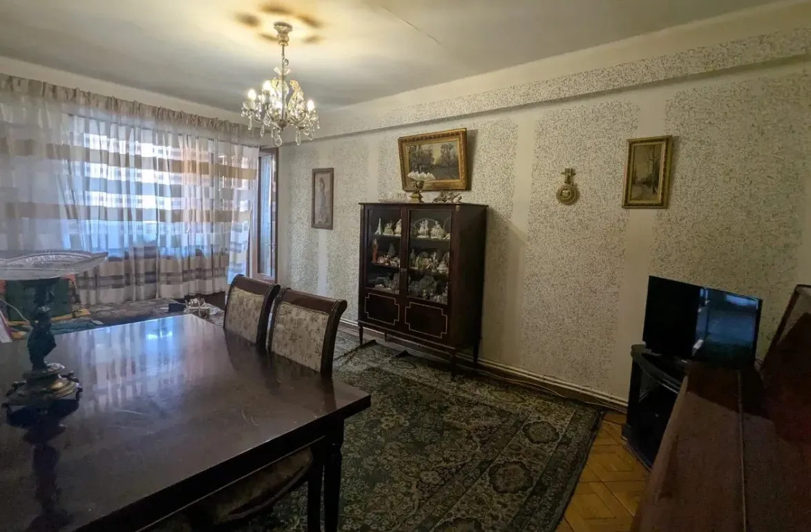 3 bedroom apartment for sale خیابان هین اِرِوانتسی, مرکز شهر ایروان, 161097