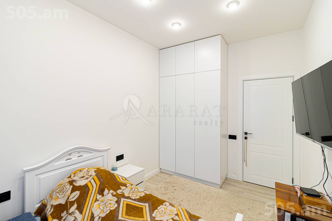 4 սենյականոց բնակարան  Աղբյուր Սերոբ փող, Արաբկիր Երևան, 154761