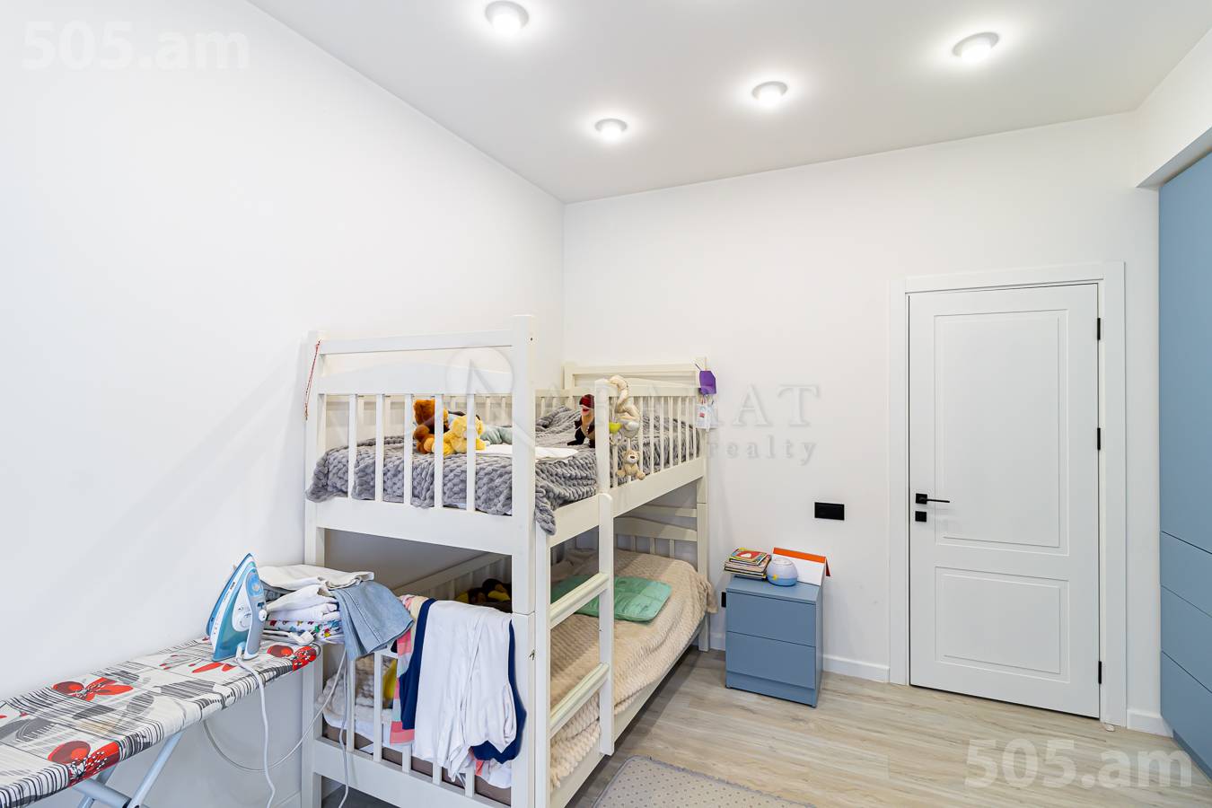 4 սենյականոց բնակարան  Աղբյուր Սերոբ փող, Արաբկիր Երևան, 154761