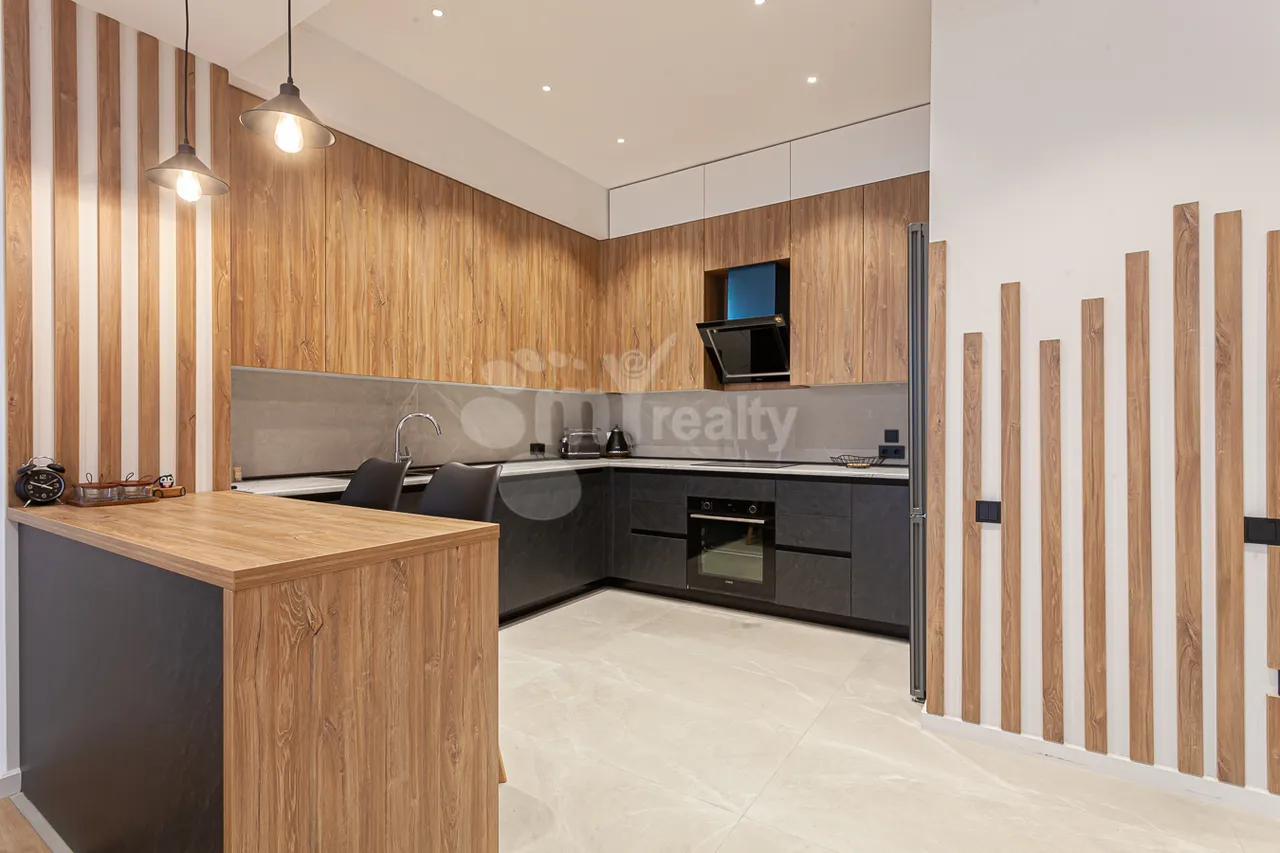 3 bedroom apartment for sale Paronyan St, Center Yerevan, 157376