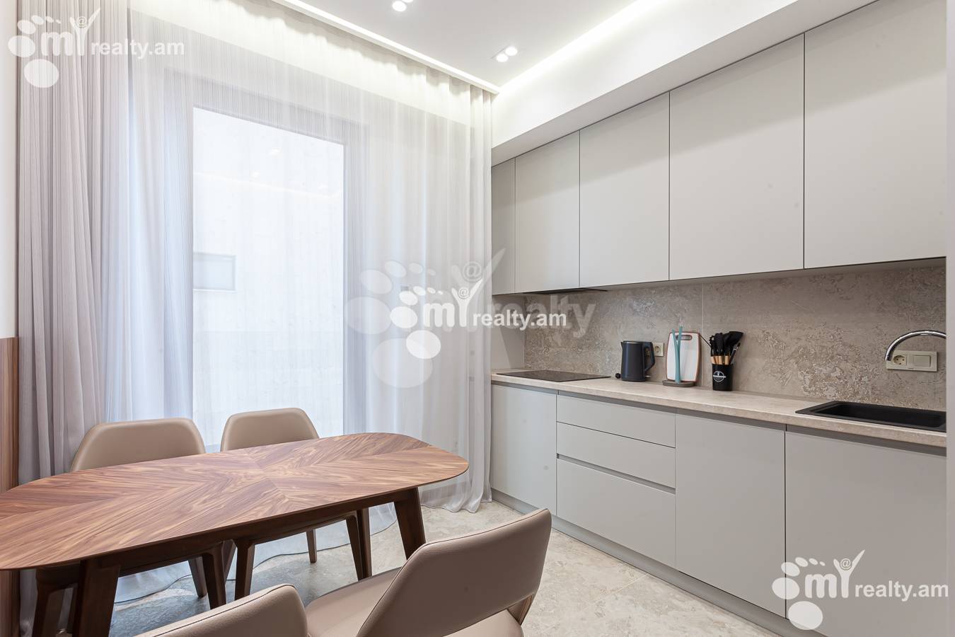 3 bedroom apartment for sale Teryan St, Center Yerevan, 155484
