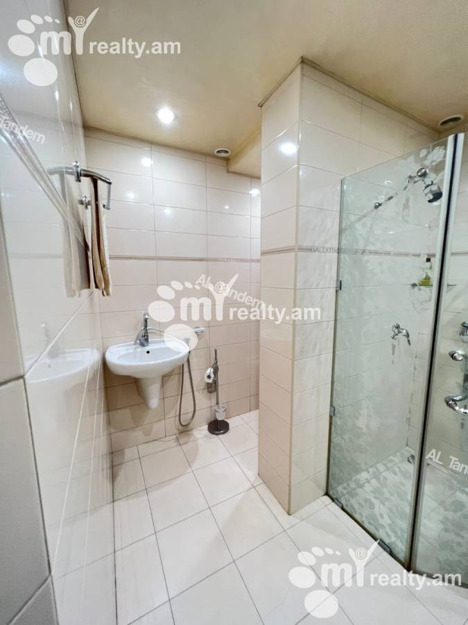 Снять 4 комнатную квартиру В.Папазян ул, Арабкир Ереван, 126101