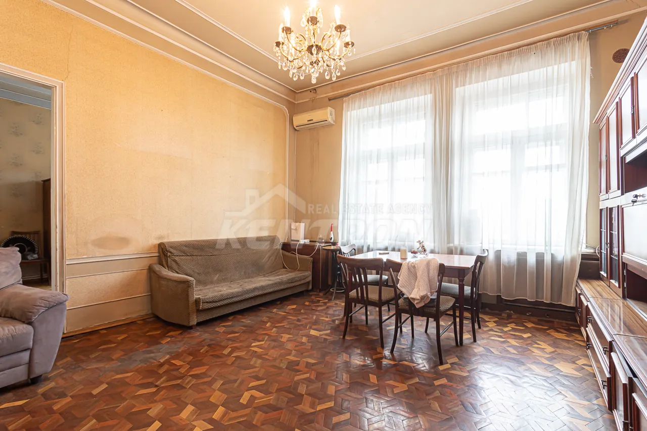 4 bedroom apartment for sale Isahakyan St, Center Yerevan, 158231
