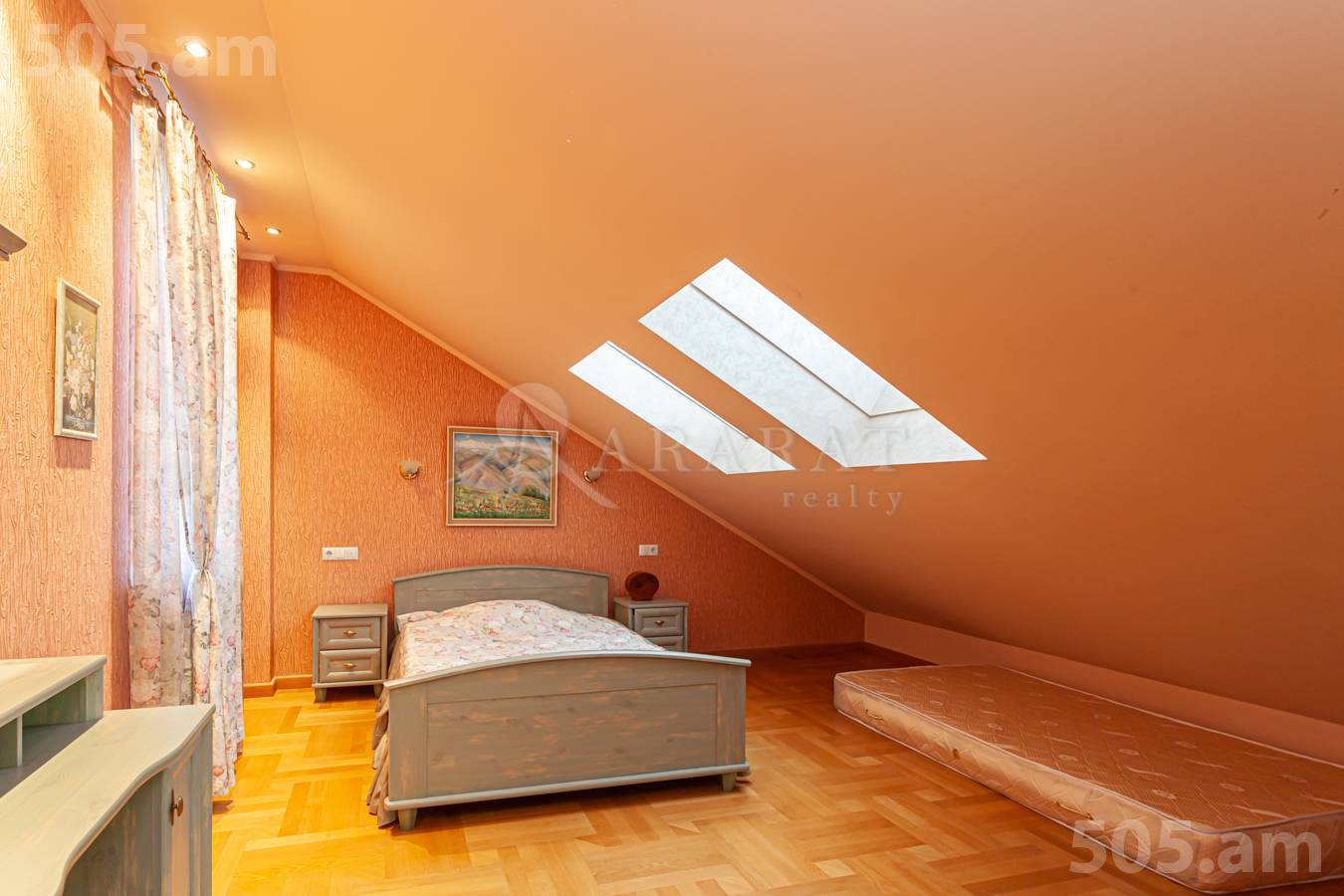 5 bedroom apartment for sale Amiryan St, Center Yerevan, 150344