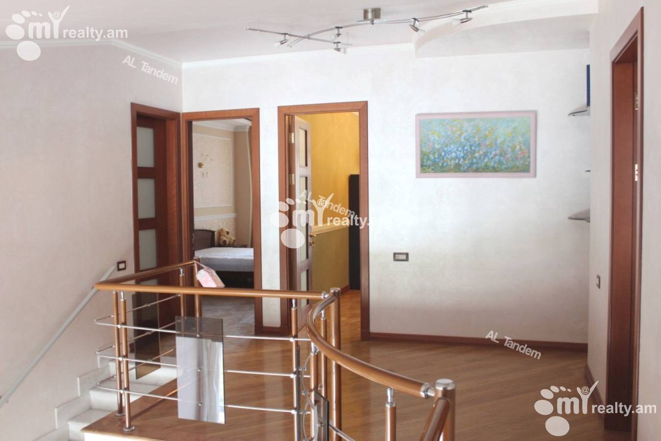 4 bedroom apartment for sale Rostom St, Center Yerevan, 148275
