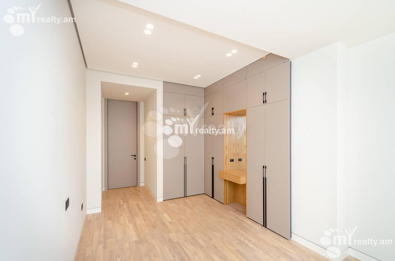 3 bedroom apartment for sale Antarayin, Rue Leonid Azgaldyan, Center Yerevan, 152368