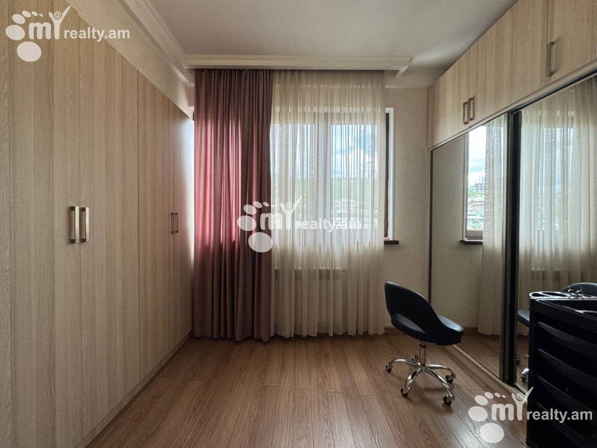 4 bedroom apartment for sale Charents St, Center Yerevan, 160427