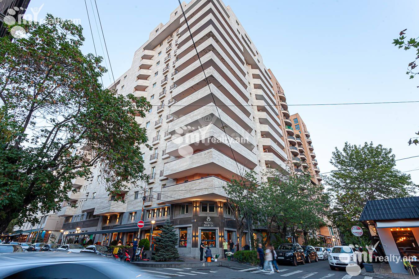 Купить 3 комнатную квартиру Кохбаци ул, Центр Ереван, 154527