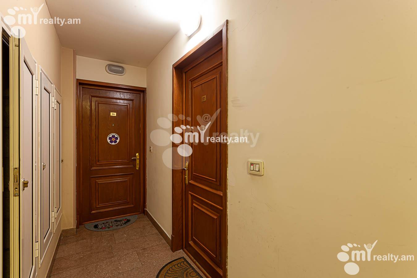 Купить 3 комнатную квартиру Кохбаци ул, Центр Ереван, 154527