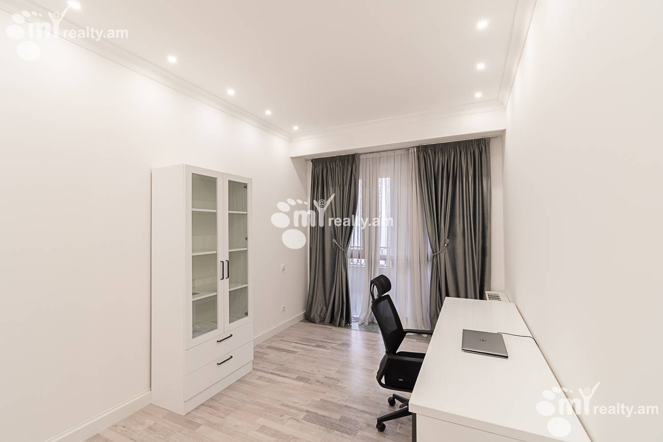 Купить 5 комнатную квартиру Сасна Црер ул., Давташен Ереван, 143122