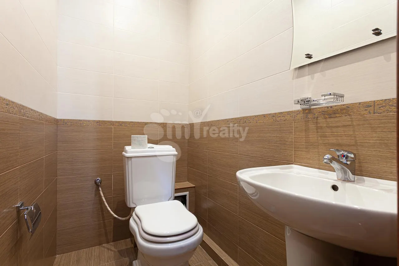 3 bedroom apartment for sale خیابان هامباردزومیان, عربگیر ایروان, 159978