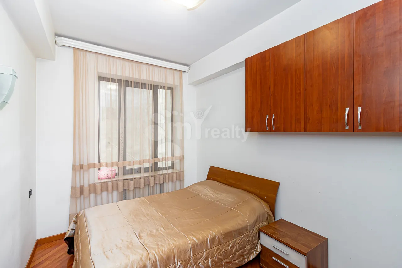 4 bedroom apartment for rent A.Manukyan St, Center Yerevan, 159915