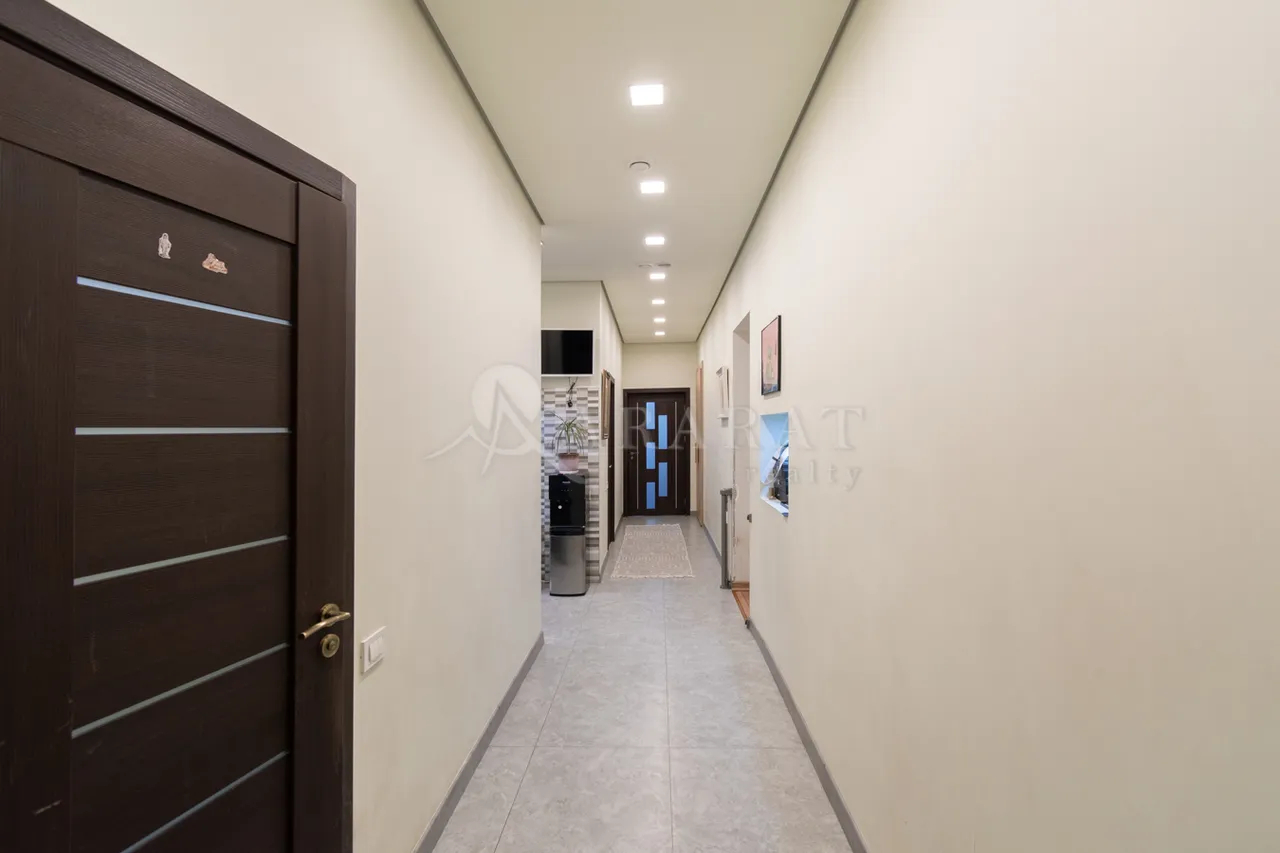 4 սենյականոց բնակարան  Բաղրամյան պող(Կենտրոն), Կենտրոն Երևան, 158737