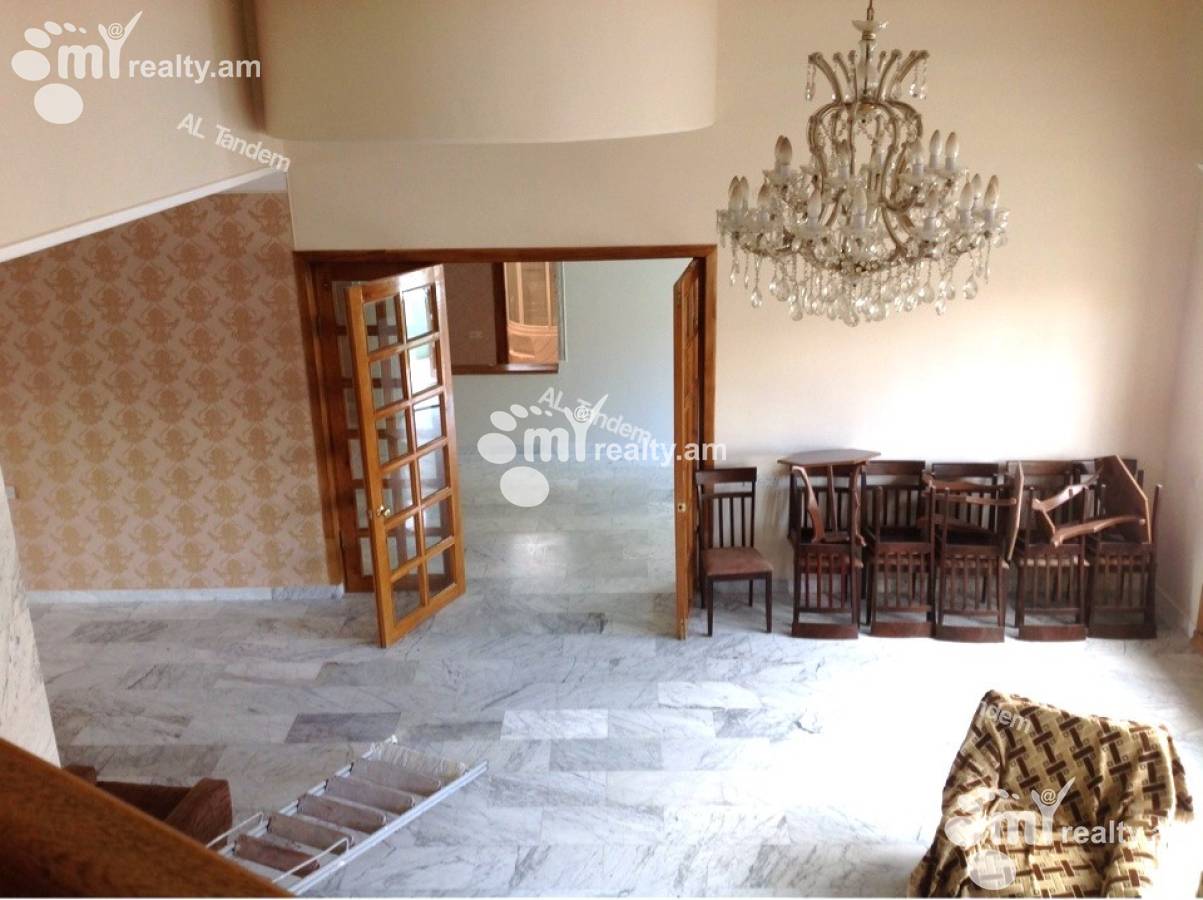 Commercial for rent خیابان باربیوس, عربگیر ایروان, 155229